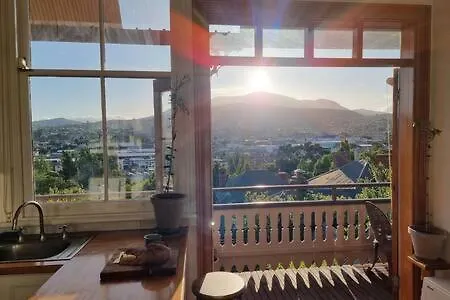 Historic Home Close To Cbd 3Brm With Views Hobart