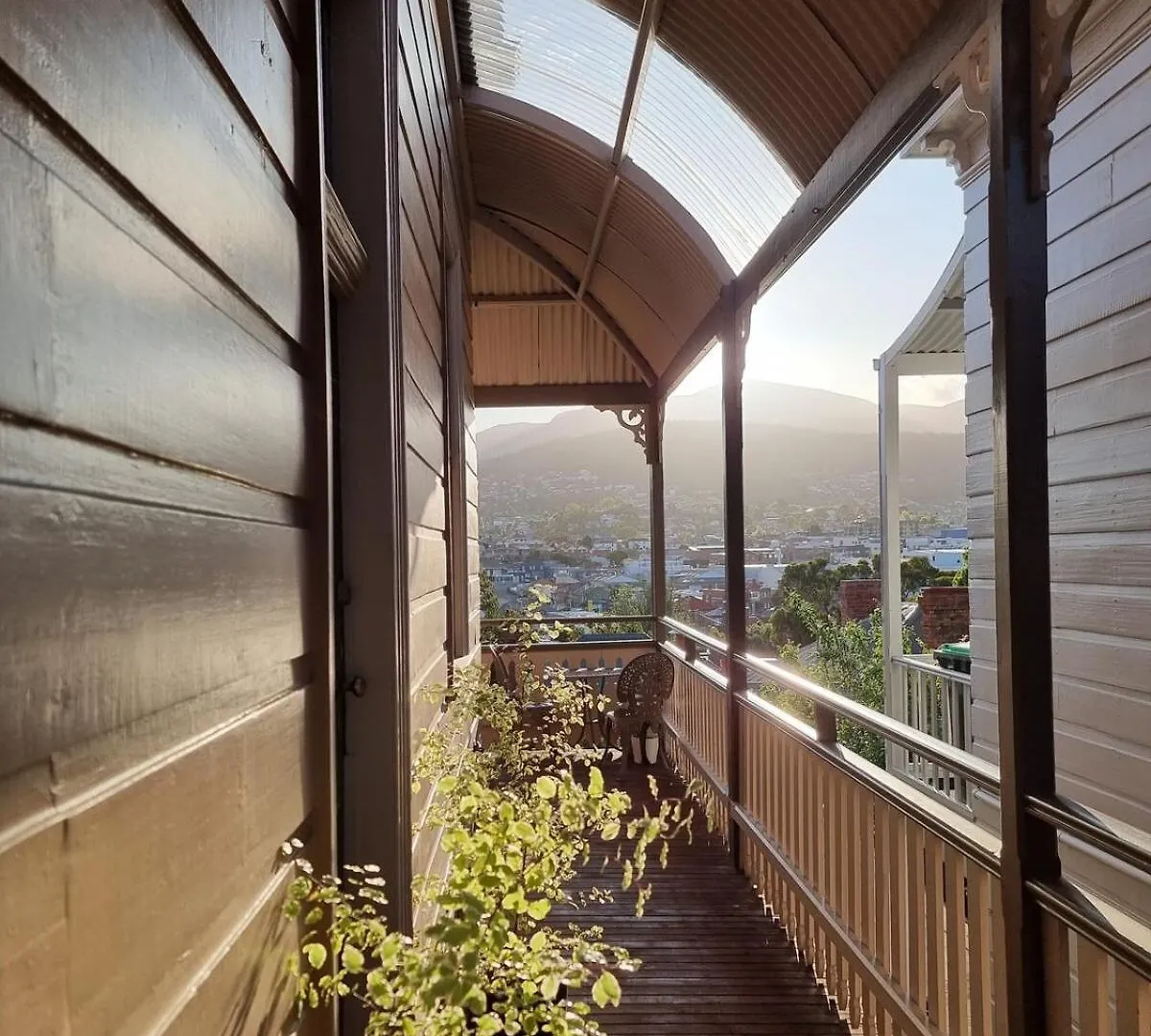 Historic Home Close To Cbd 3Brm With Views Hobart